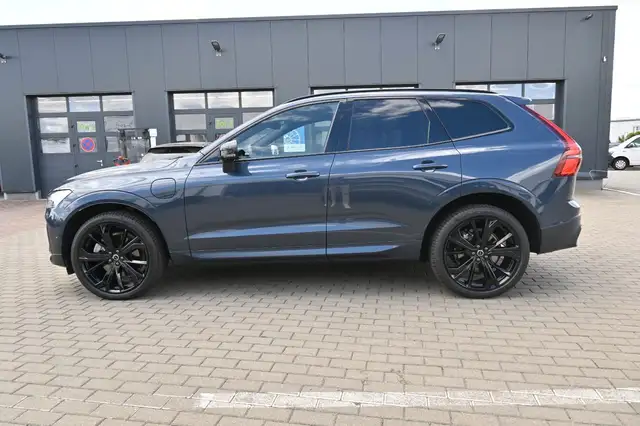 Volvo XC60 view 2