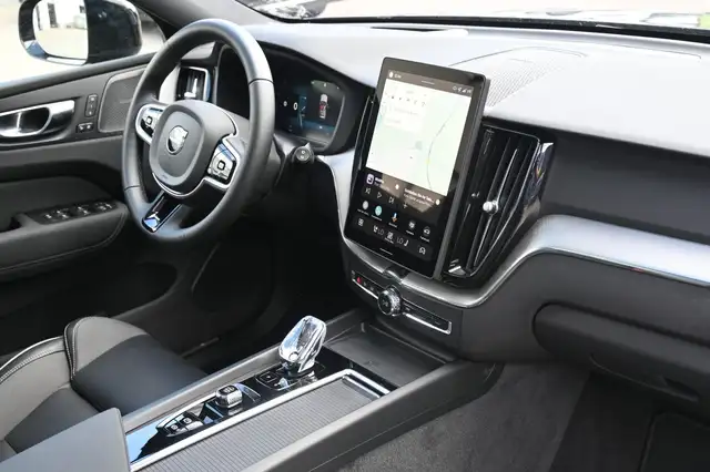 Volvo XC60 view 13