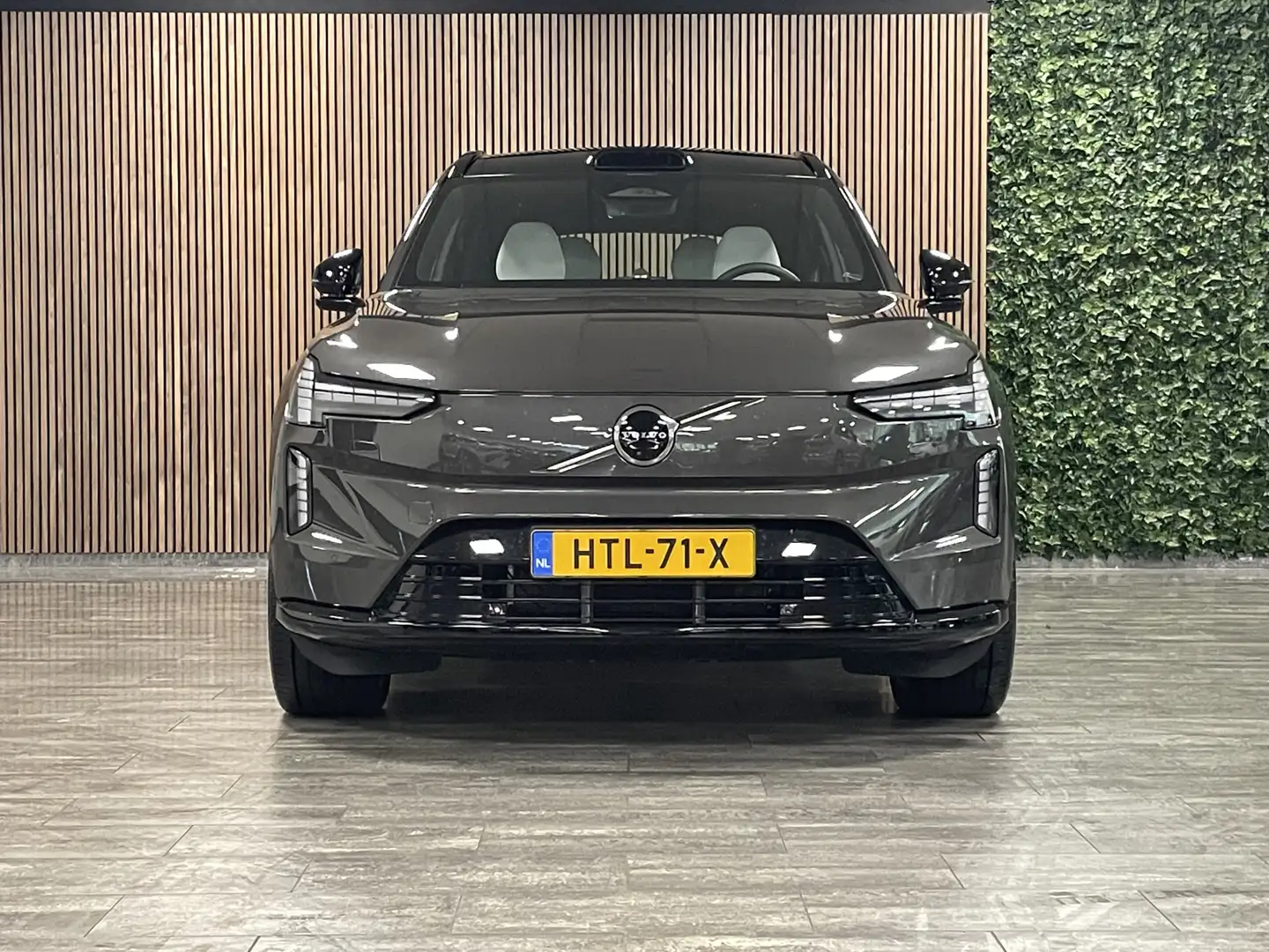 Volvo EX90 Twin Motor Performance Ultra Bowers & Wilkins | Lu Grau - 2