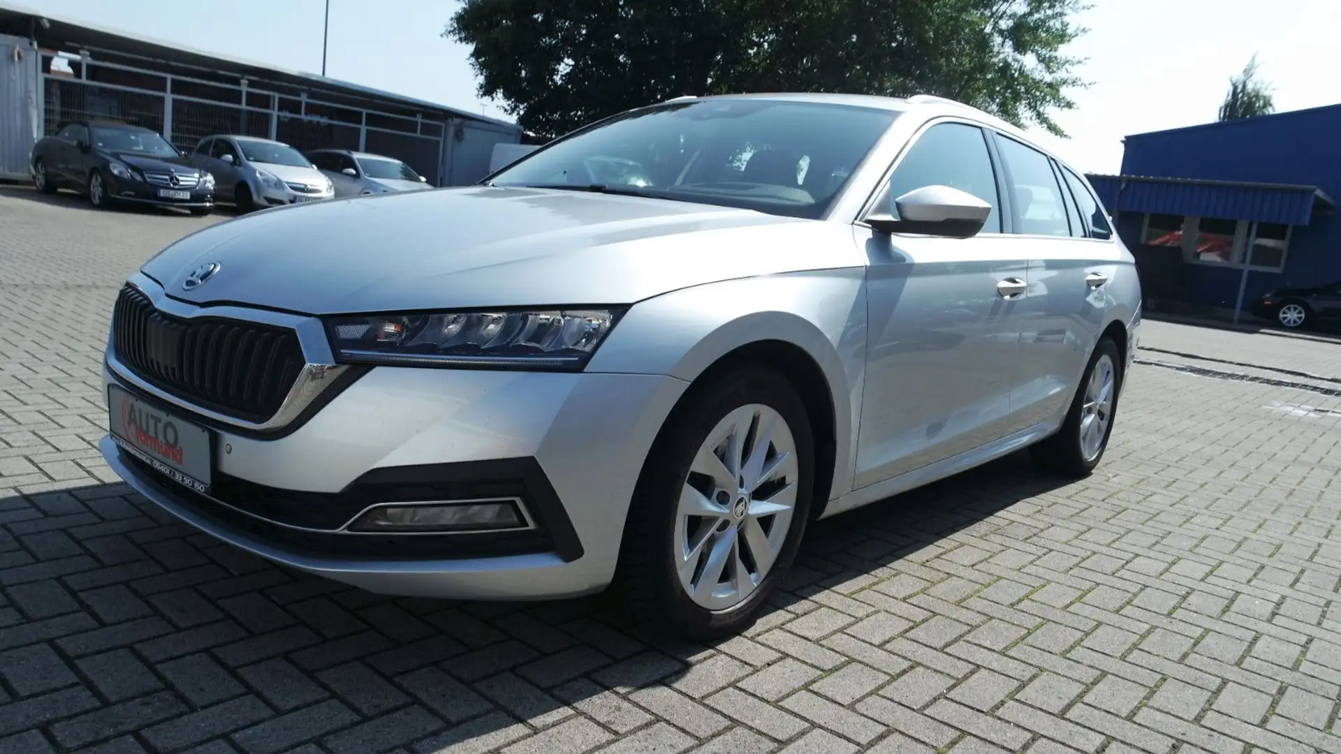 Skoda Octavia Combi First Edition, NAVI, LED, 1. Hand Silber - 1