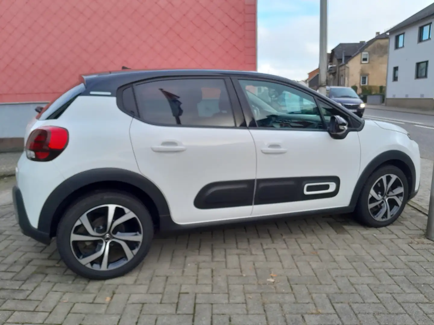 Citroen C3 Shine Pack EAT 6 110AUTOMATIK Navi Kamera Einparkh Blanco - 2