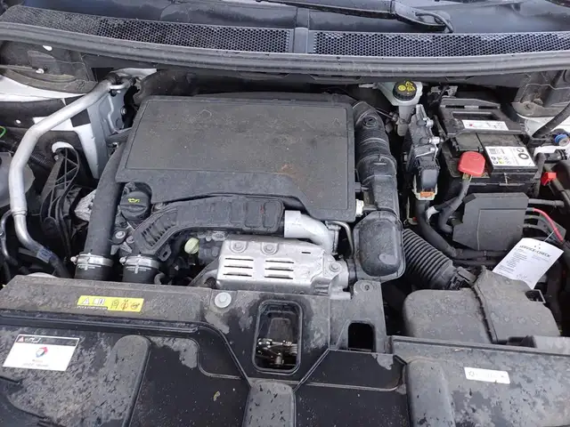 Peugeot 3008 view 5