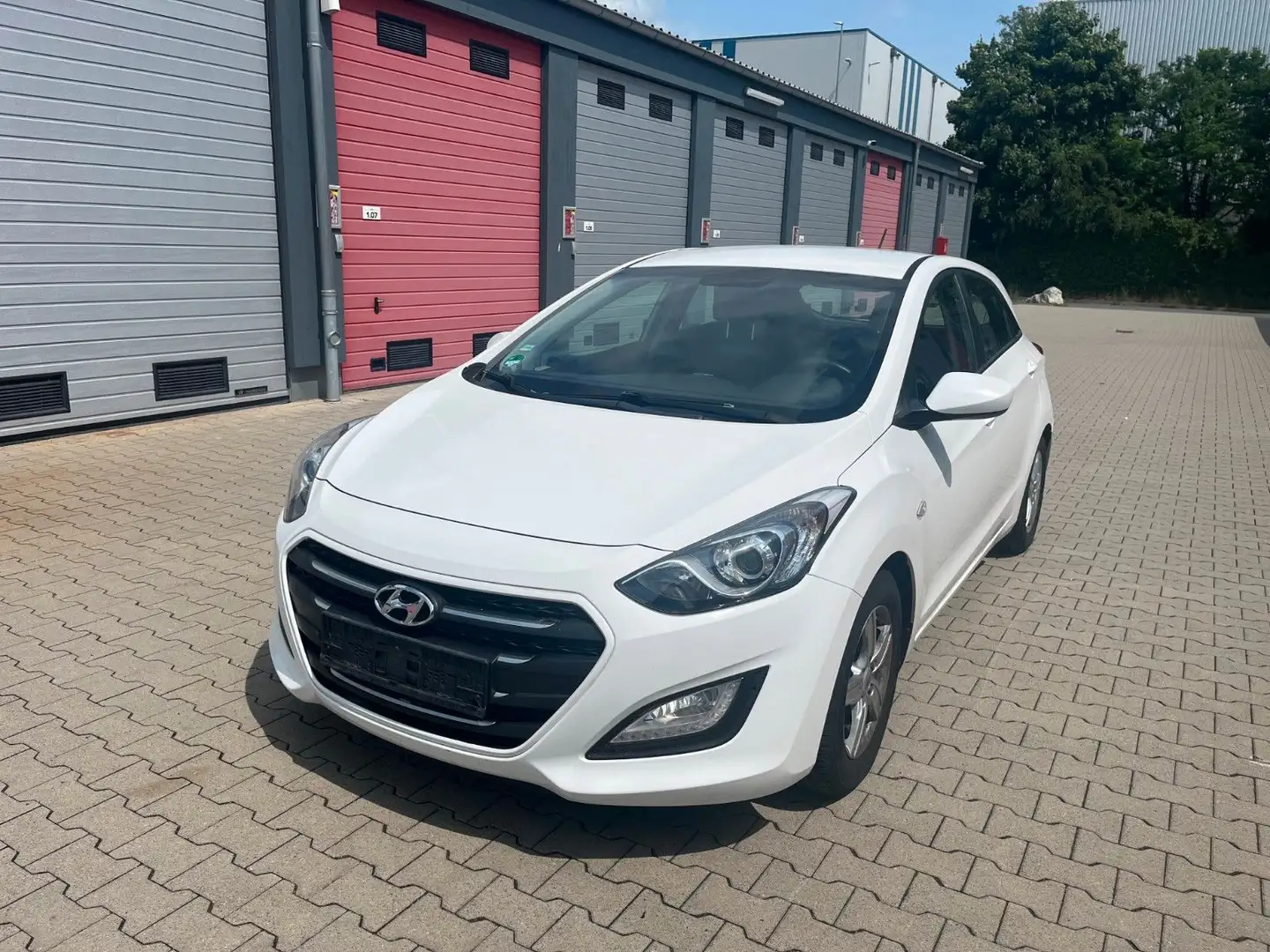 Hyundai i30 blue Classic Weiß - 1