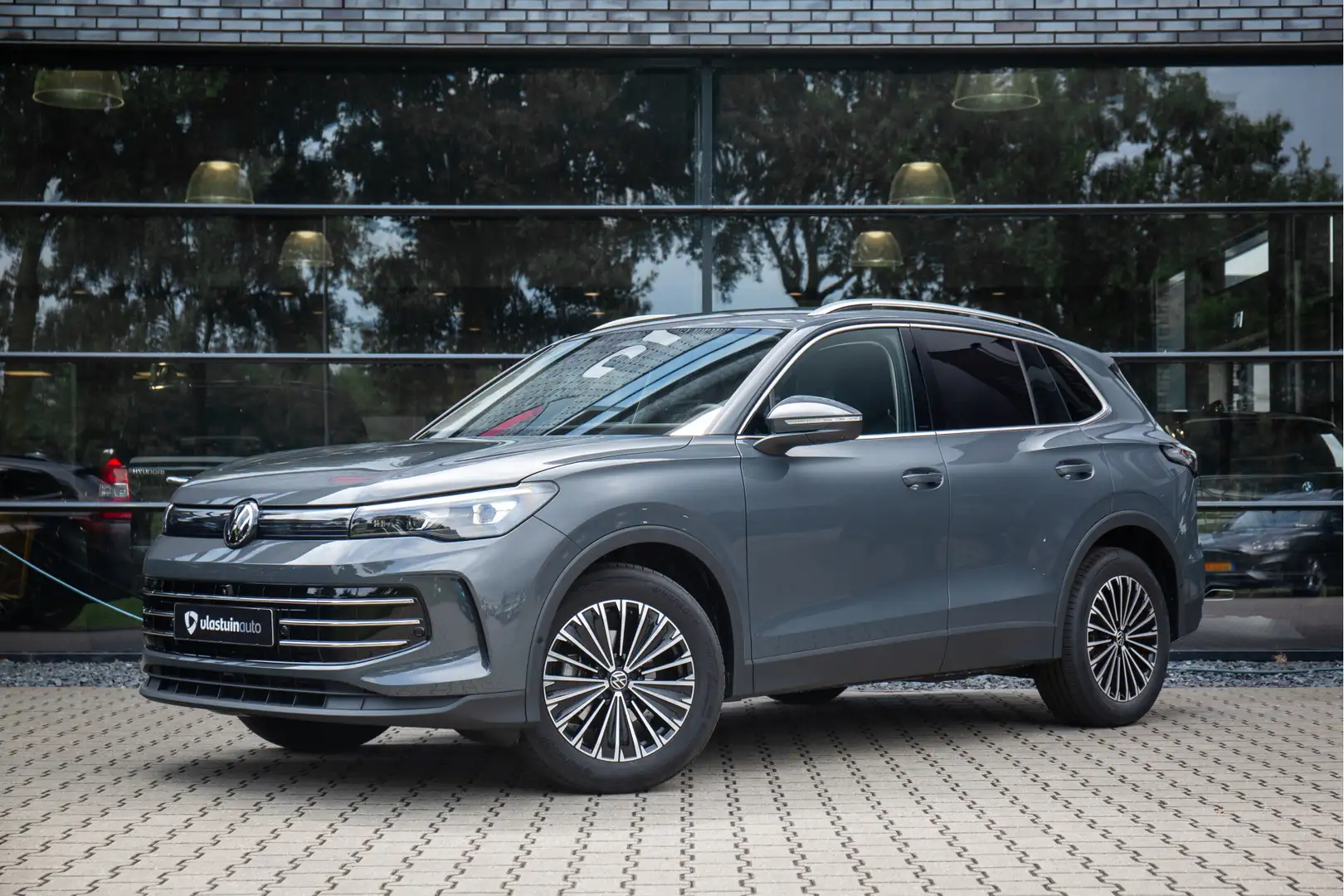 Volkswagen Tiguan 1.5 eTSI MHEV Elegance , Adap. Cruise, 360-Camera, Gris - 2