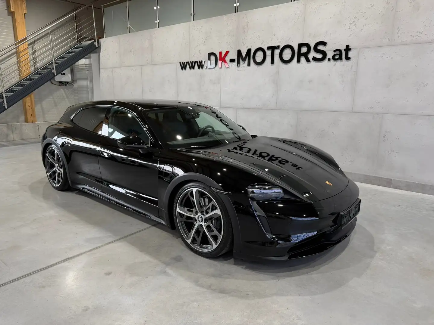 Porsche Taycan Cross Turismo 4 / Approved / 21" / 360 Grad / uvm Schwarz - 2