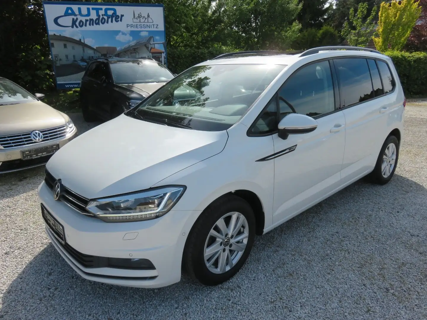 Volkswagen Touran 2.0 TDI CL R-line Standh. LED Weiß - 1