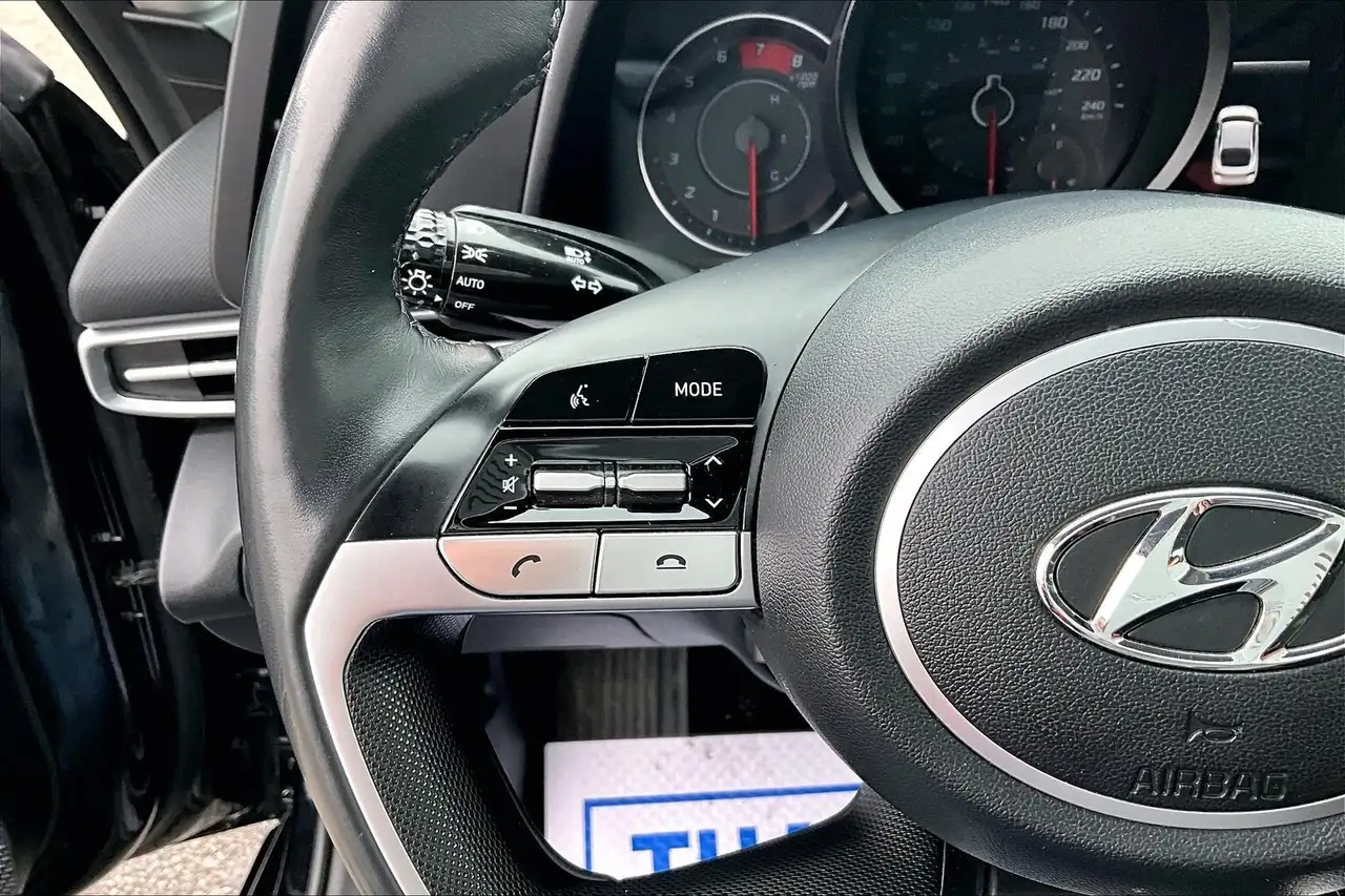 Hyundai ELANTRA снимка Hyundai ELANTRA
