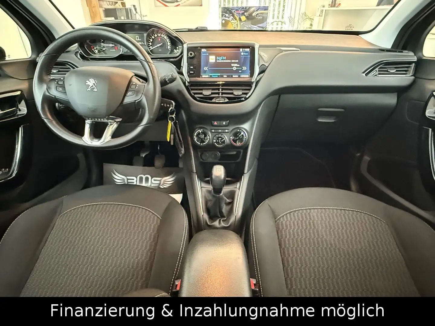 Peugeot 208 Active Garantie bis 07.2026 Schwarz - 2