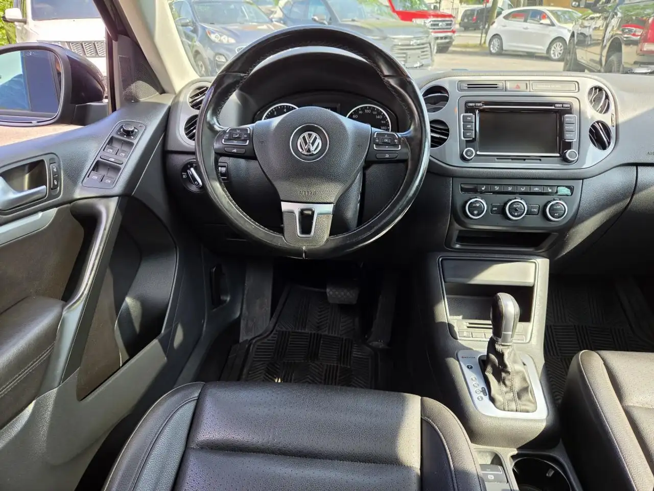 Volkswagen Tiguan снимка Volkswagen Tiguan