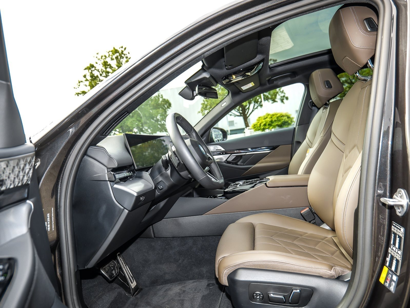 BMW 550 e xDrive Touring M Sport HuD+Pano+AHK+Bowers&Wilki — photo 5