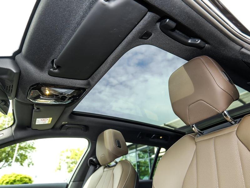 BMW 550 e xDrive Touring M Sport HuD+Pano+AHK+Bowers&Wilki — photo 12