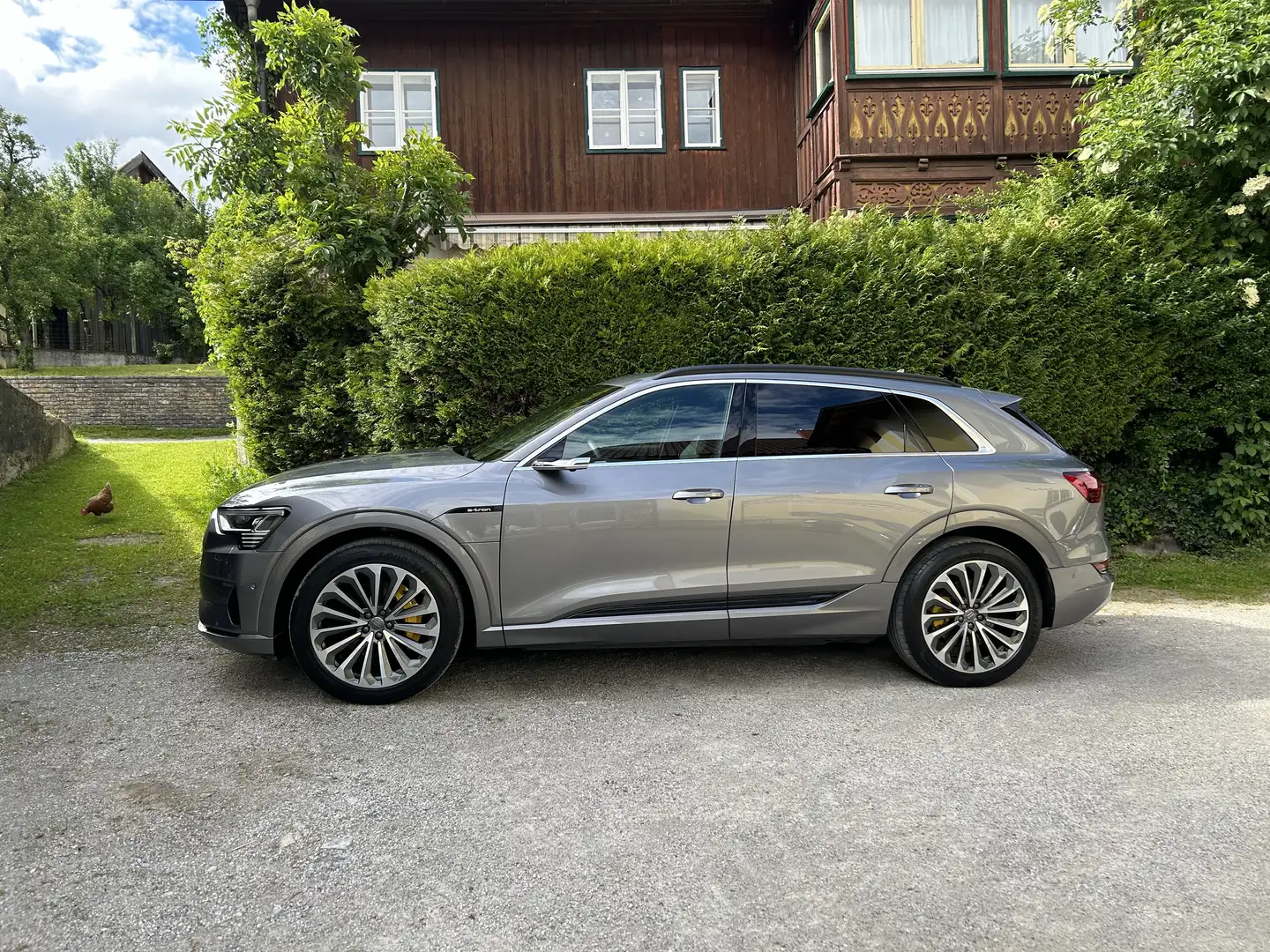 Audi e-tron 55 quattro S-line Voll Ausstattung Grau - 2