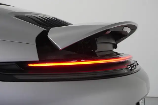 Porsche 911 view 12