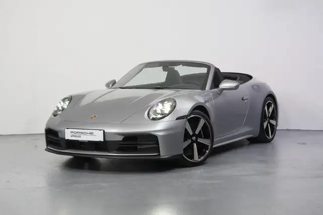 Porsche 911 view 6