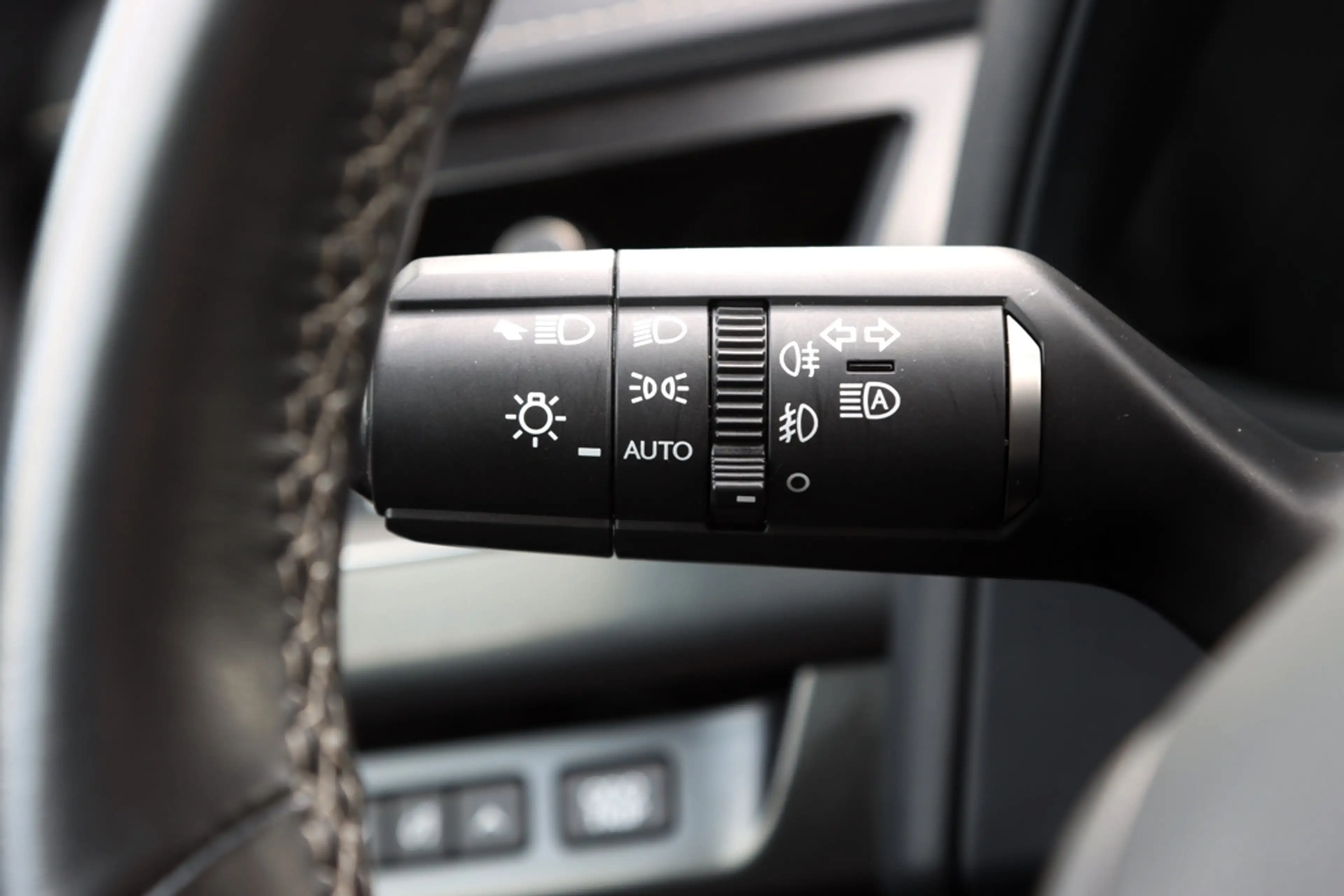 Lexus UX 250h Luxury Line Leer — photo 22