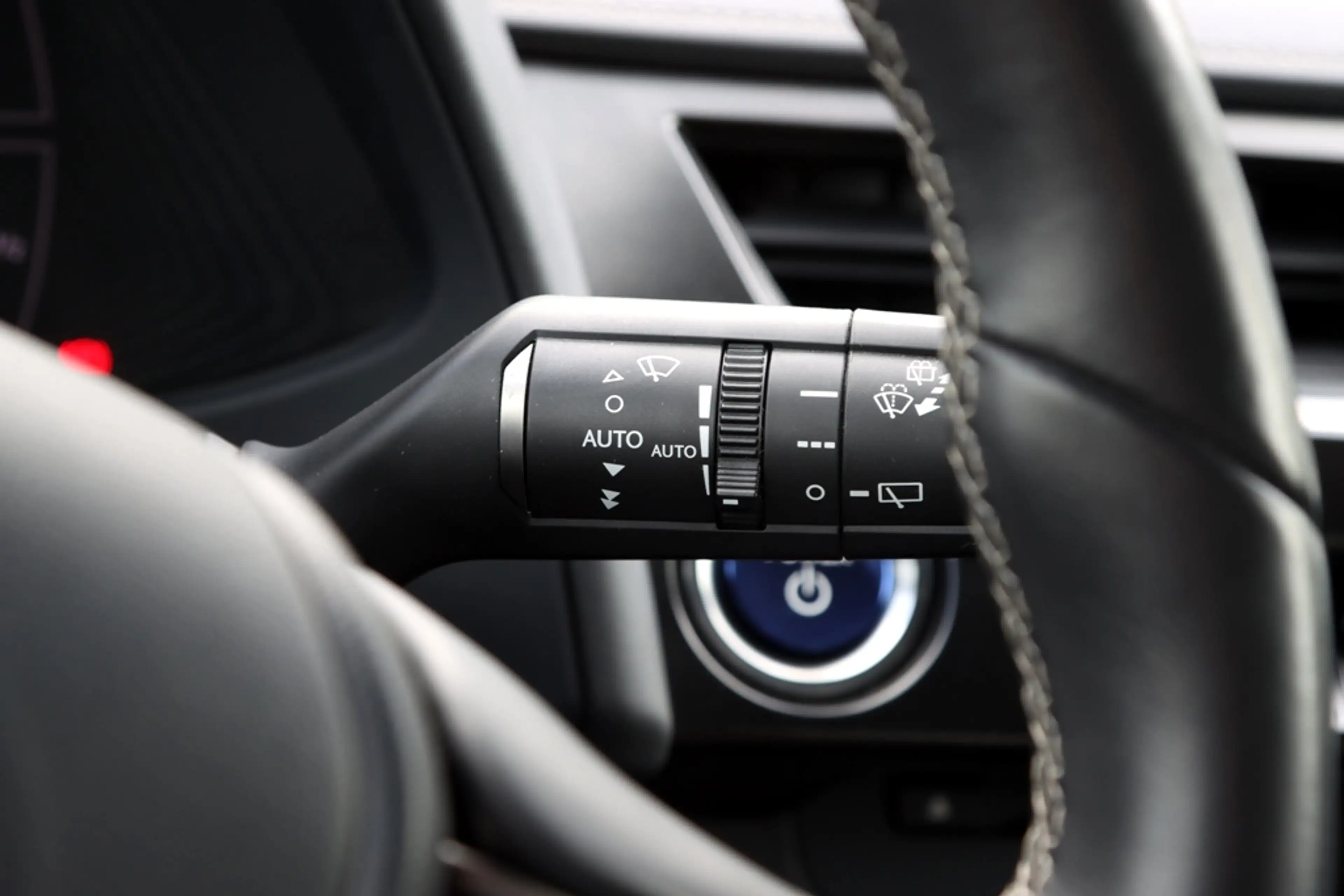 Lexus UX 250h Luxury Line Leer — photo 23