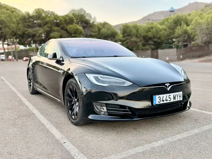 Tesla Model S 2018, foto 10