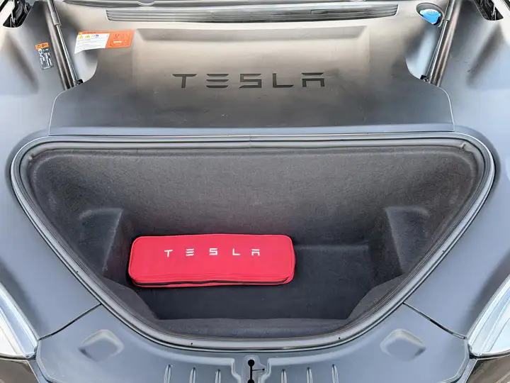 Tesla Model S 2018, foto 12