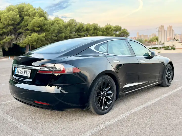Tesla Model S 2018, foto 8