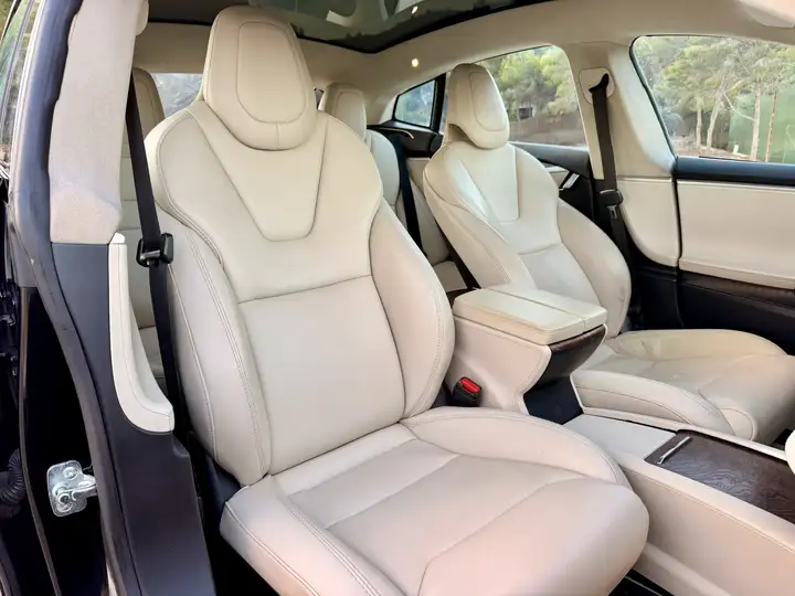 Tesla Model S 2018, foto 15