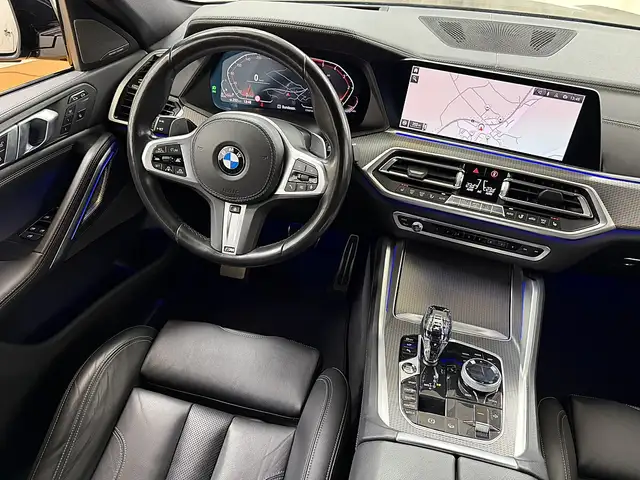 BMW X6 view 2