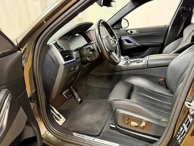 BMW X6 view 5