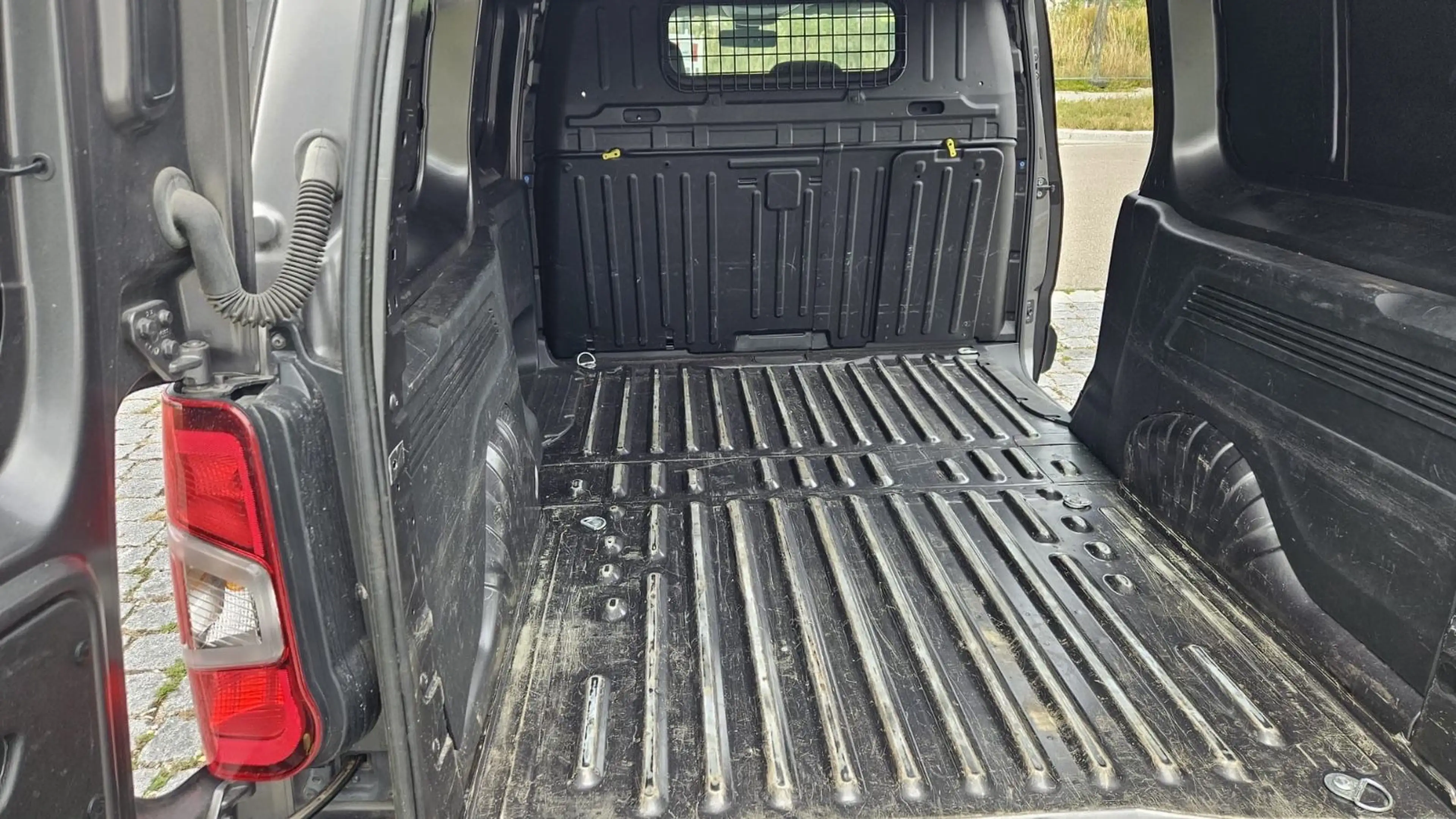 Peugeot Partner Premium L2 Klima PDC — photo 13
