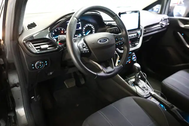 Ford Fiesta view 9