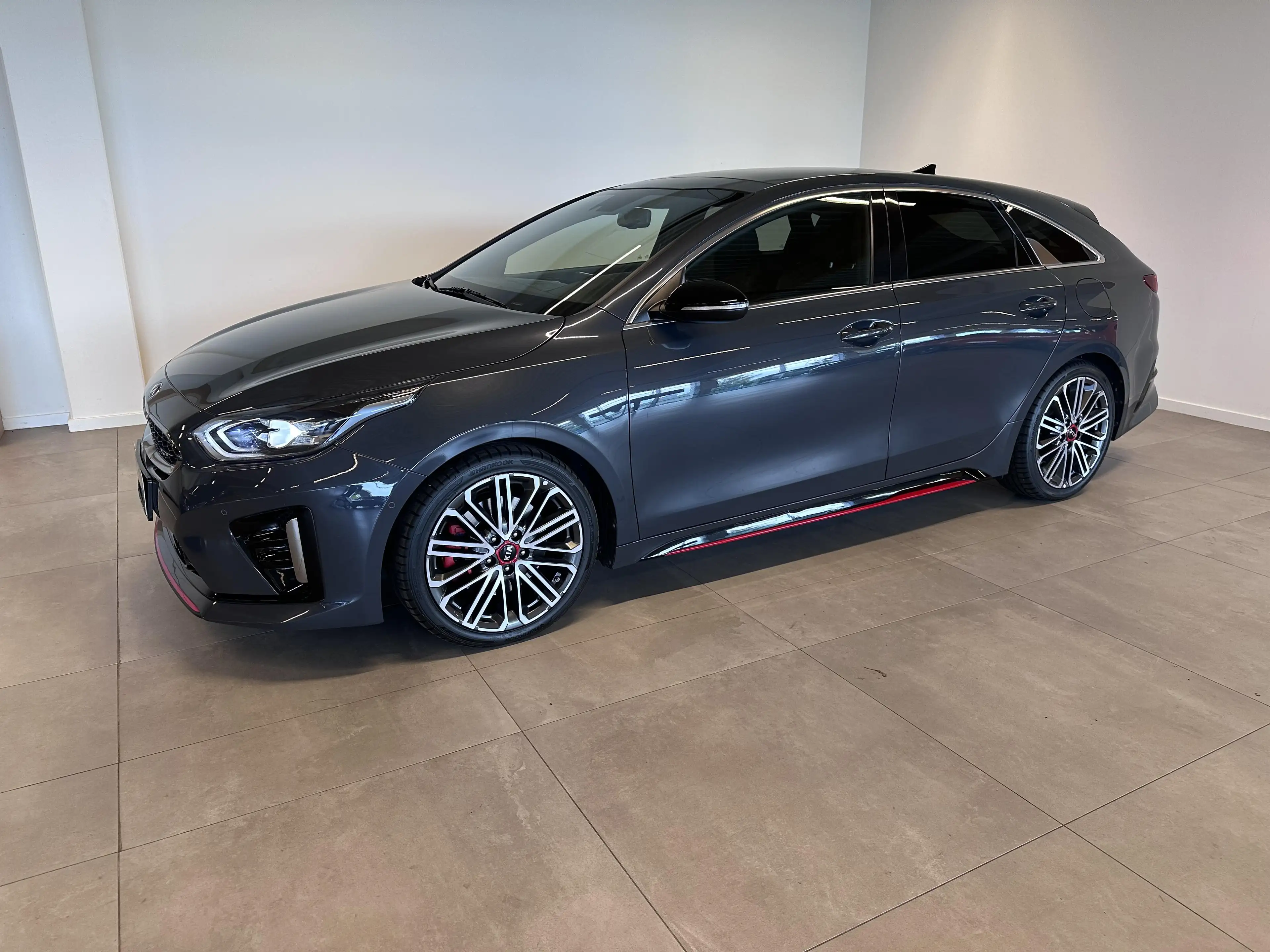 Kia ProCeed / pro_cee'd 1.6 T-GDi GT DCT 204 PK — photo 6