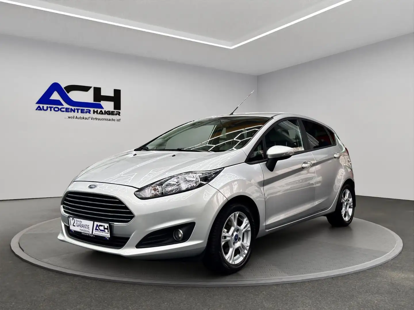 Ford Fiesta 1.6 TDCi Sync Edition Silber - 1