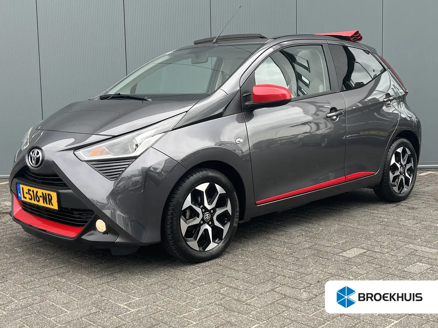 Toyota Aygo X X-Joy Cabrio Schuifdak | Vouwdak | Climate control Gris - 1