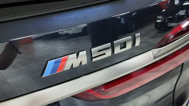 BMW X7 view 13