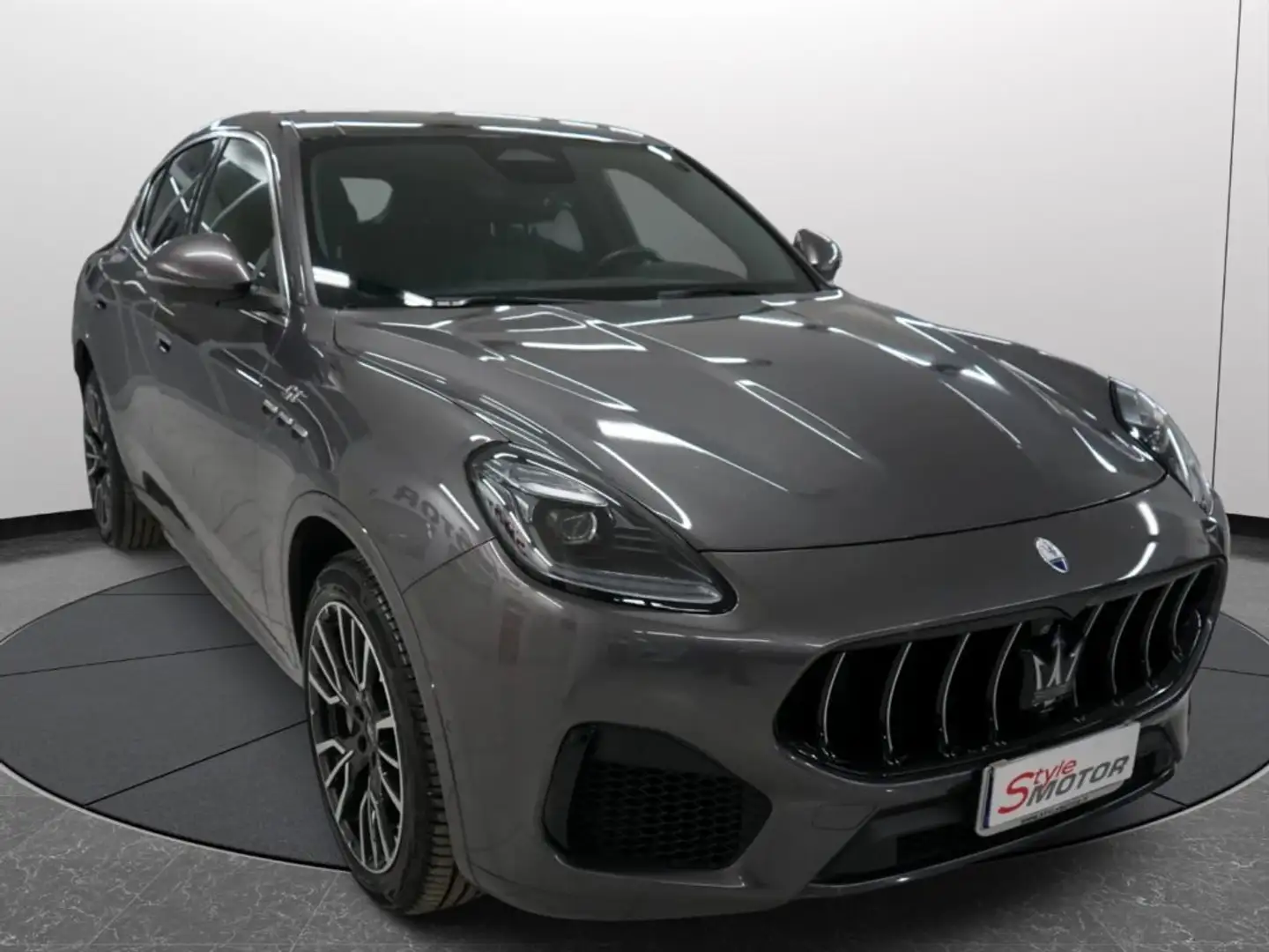Maserati Grecale MHEV 300 CV AWD GT ITALIANA UFFICIALE CERTIFICATA Grigio - 2