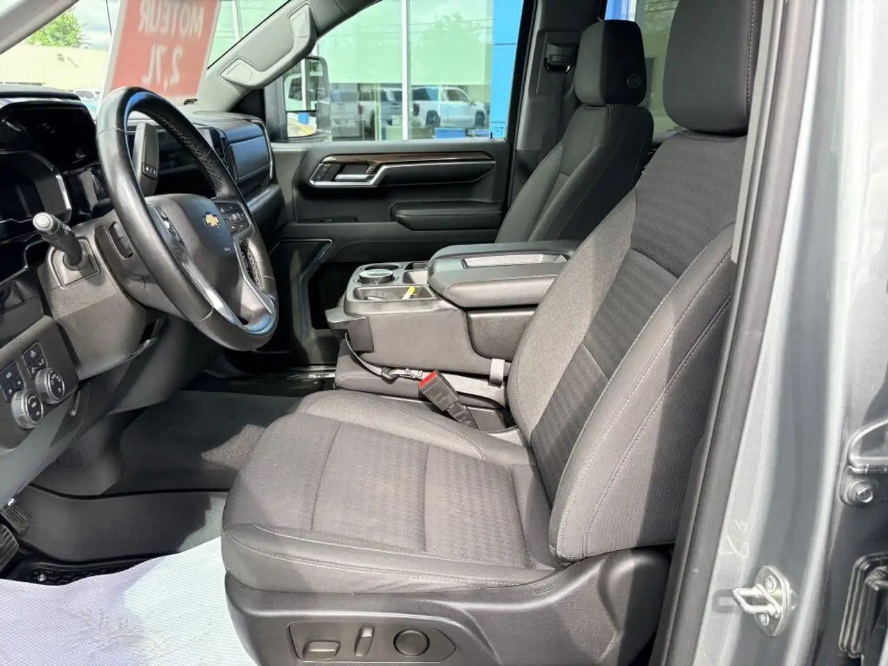 Chevrolet Silverado 1500 снимка Chevrolet Silverado 1500