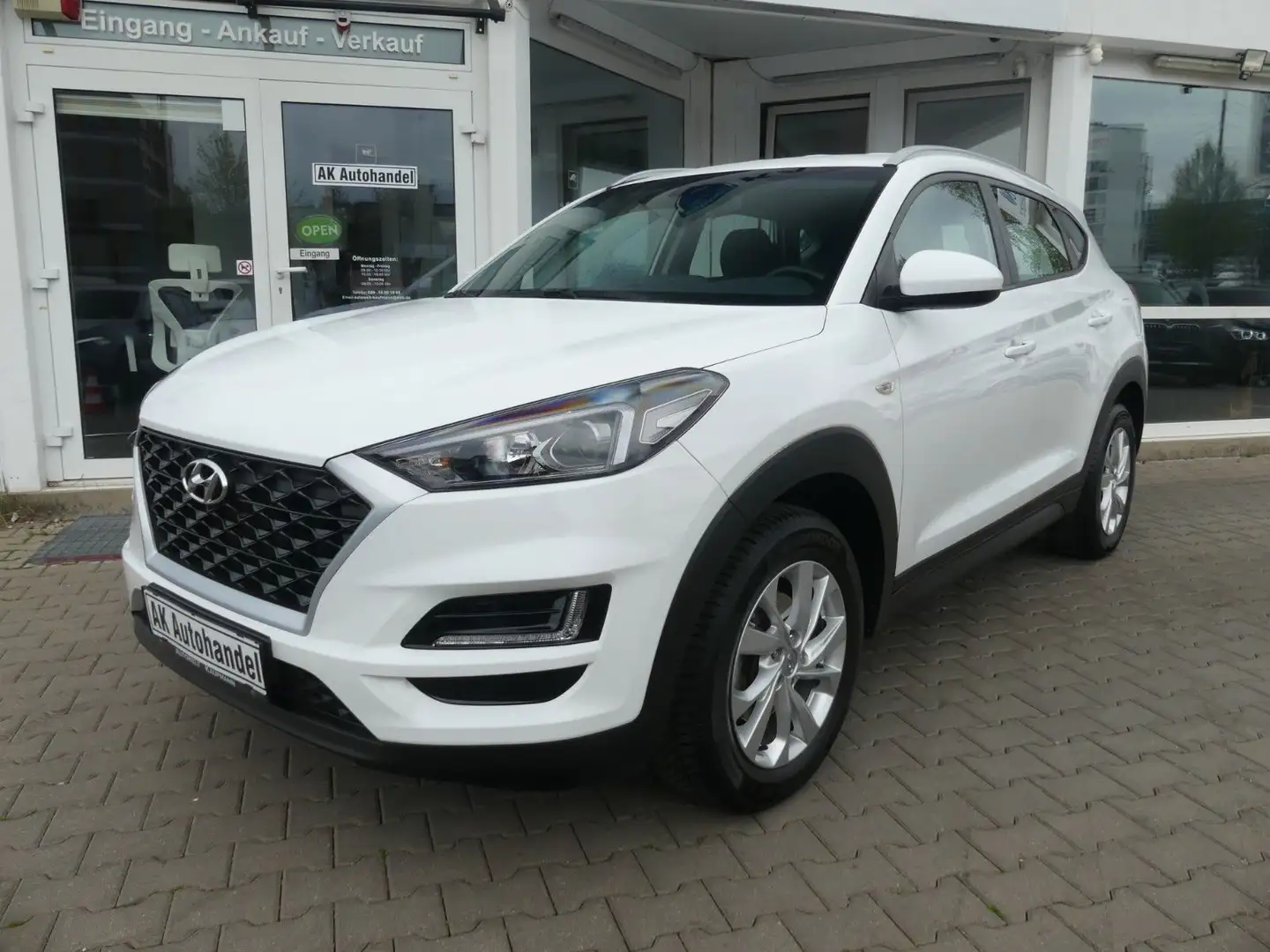 Hyundai TUCSON Select 2WD Navi Kamera CarPlay 1. Hand Weiß - 1