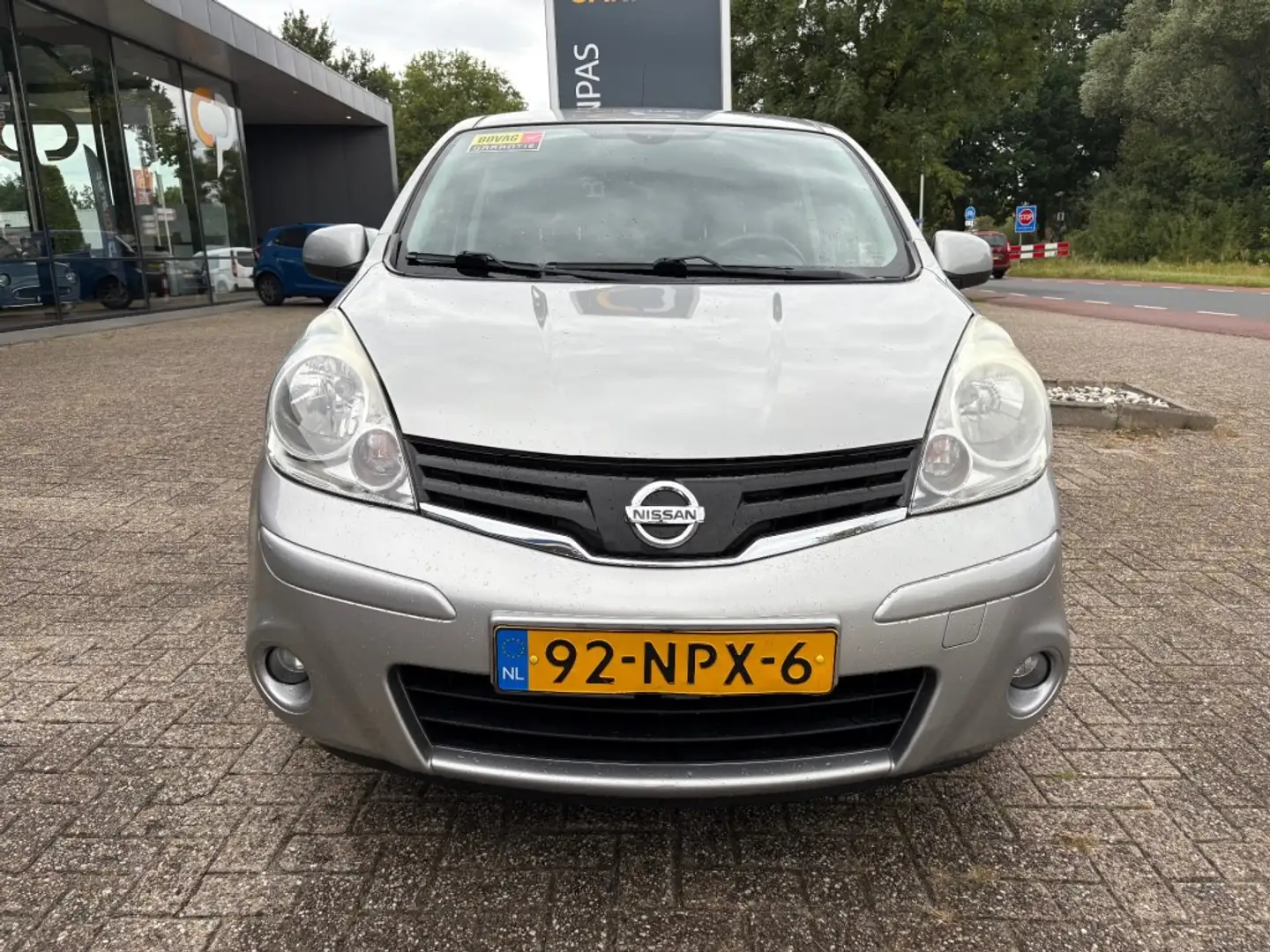 Nissan Note 1.6 Life + Automaat Grau - 2