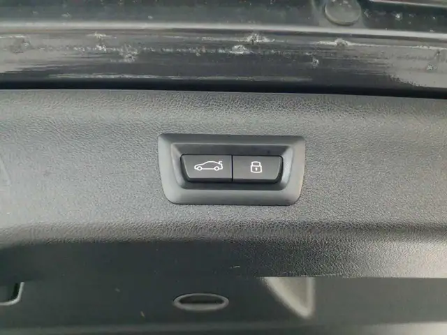 BMW 5 Series view 16