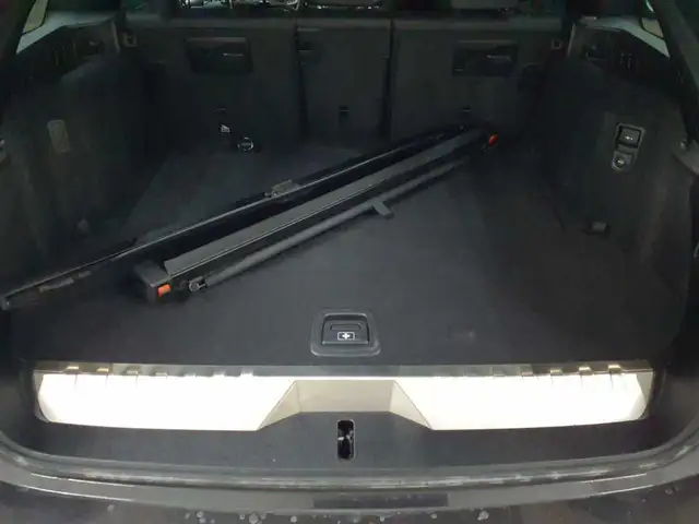 BMW 5 Series view 15