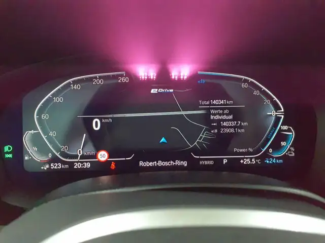 BMW 5 Series view 11