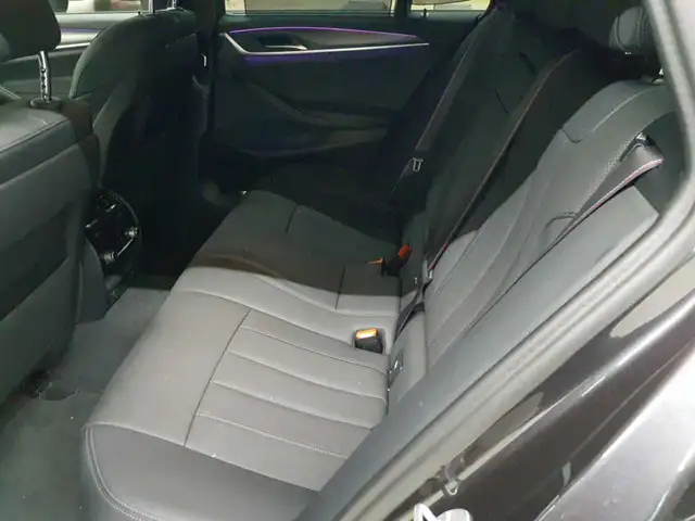 BMW 5 Series view 13