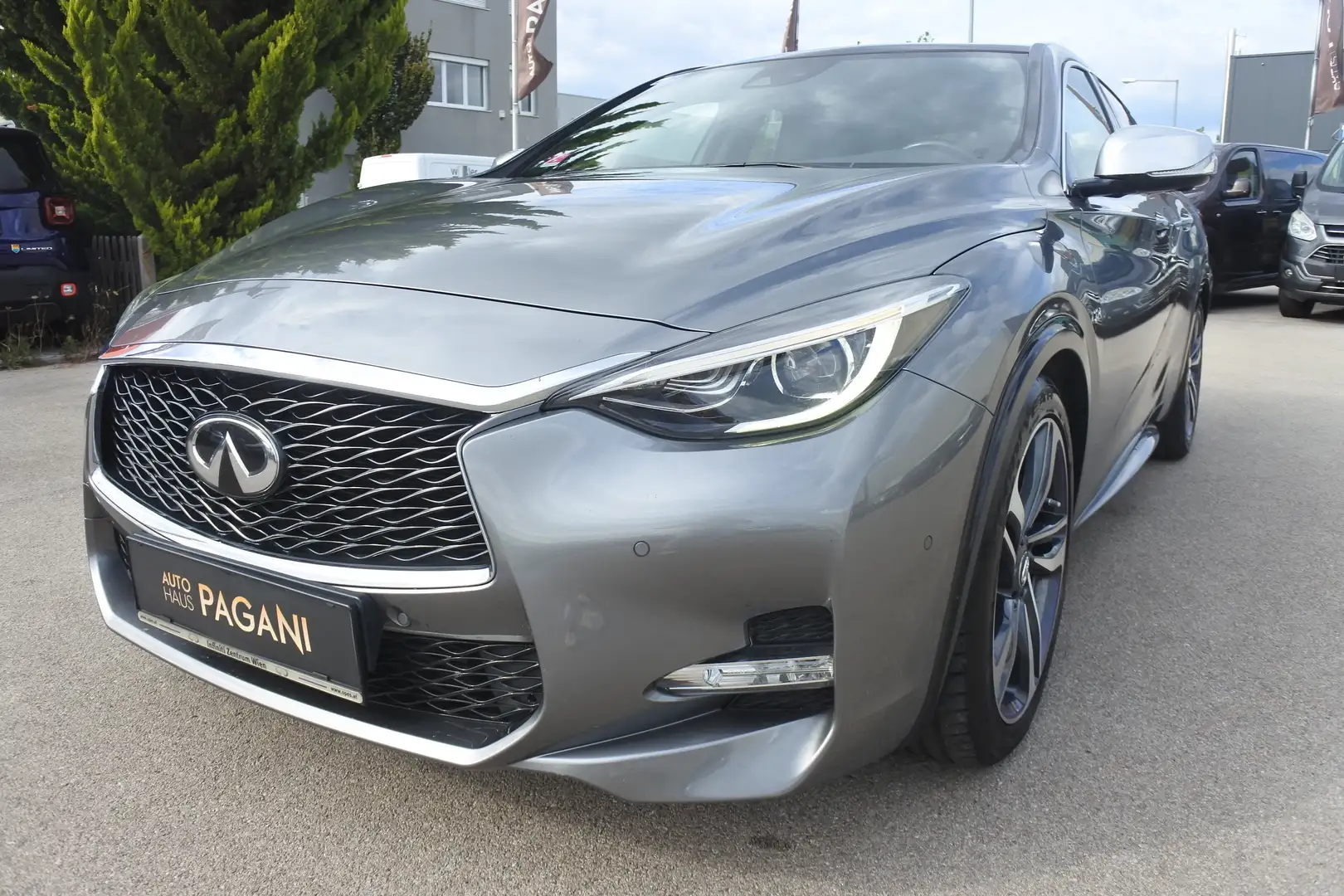 Infiniti Q30 Q30 2,2d DCT AWD Premium City Black Aut. Premium - 2