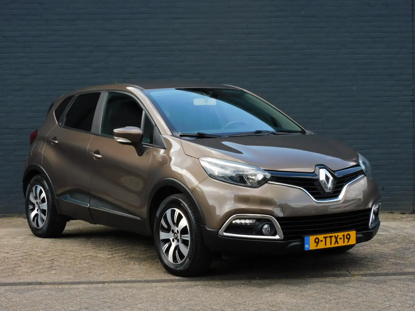 Renault Captur 0.9 TCe Expression 2e EIGENAAR! TOPSTAAT! NAVI! BL Bruin - 2