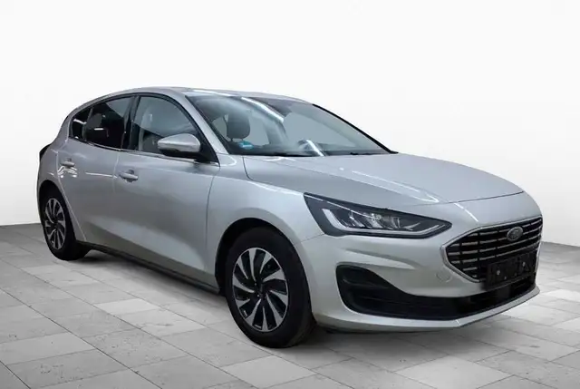 Ford Focus view 2