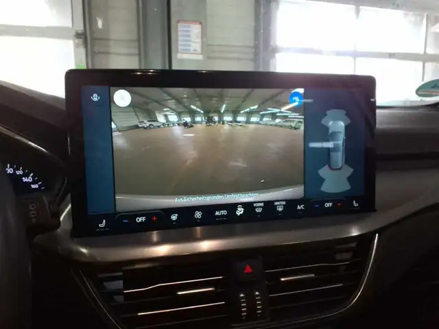 Ford Focus view 11