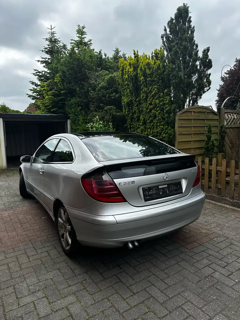 Mercedes-Benz CL 220 - 2