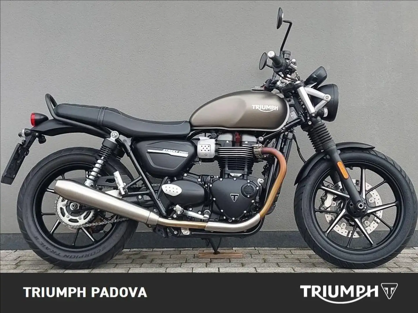 Triumph Street Twin 900 65 cv Grigio - 1