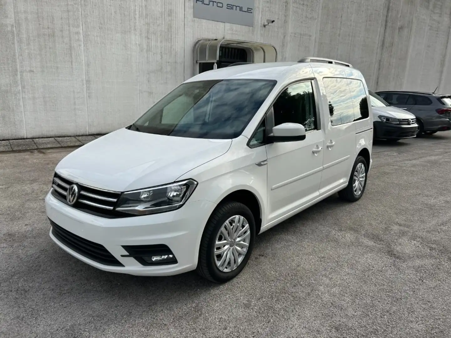 Volkswagen Caddy 1.4 TGI Comfortline 7 posti Bianco - 1