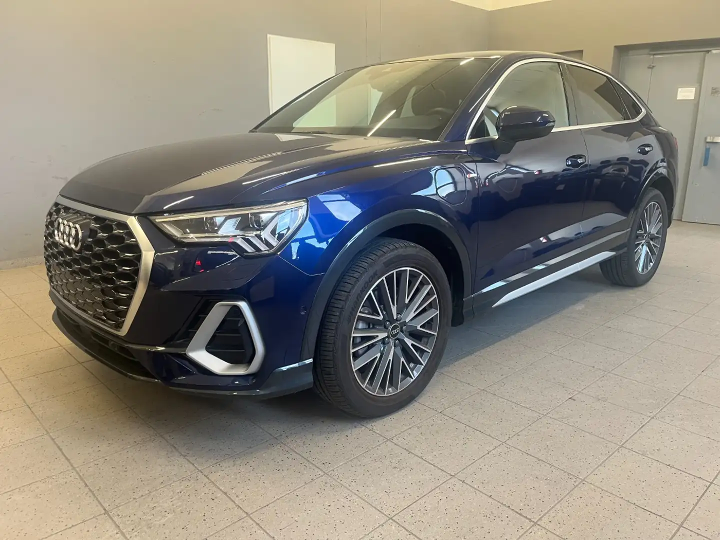 Audi Q3 Sportback 45 TFSI e 2x S-Line*RFK*ACC*Matrix Blau - 2