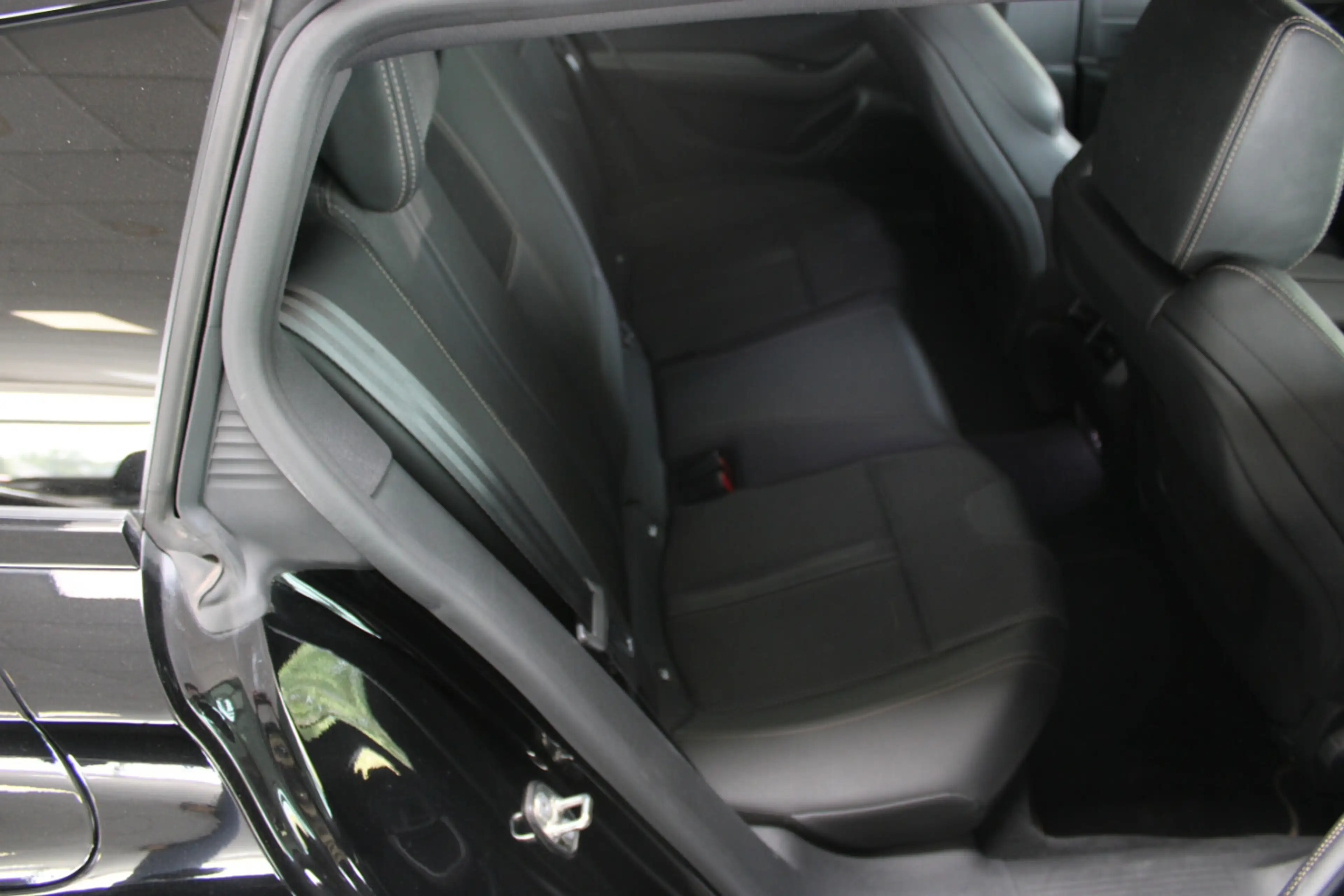 Peugeot 508 Hybrid 225 e-EAT8 GT — photo 14