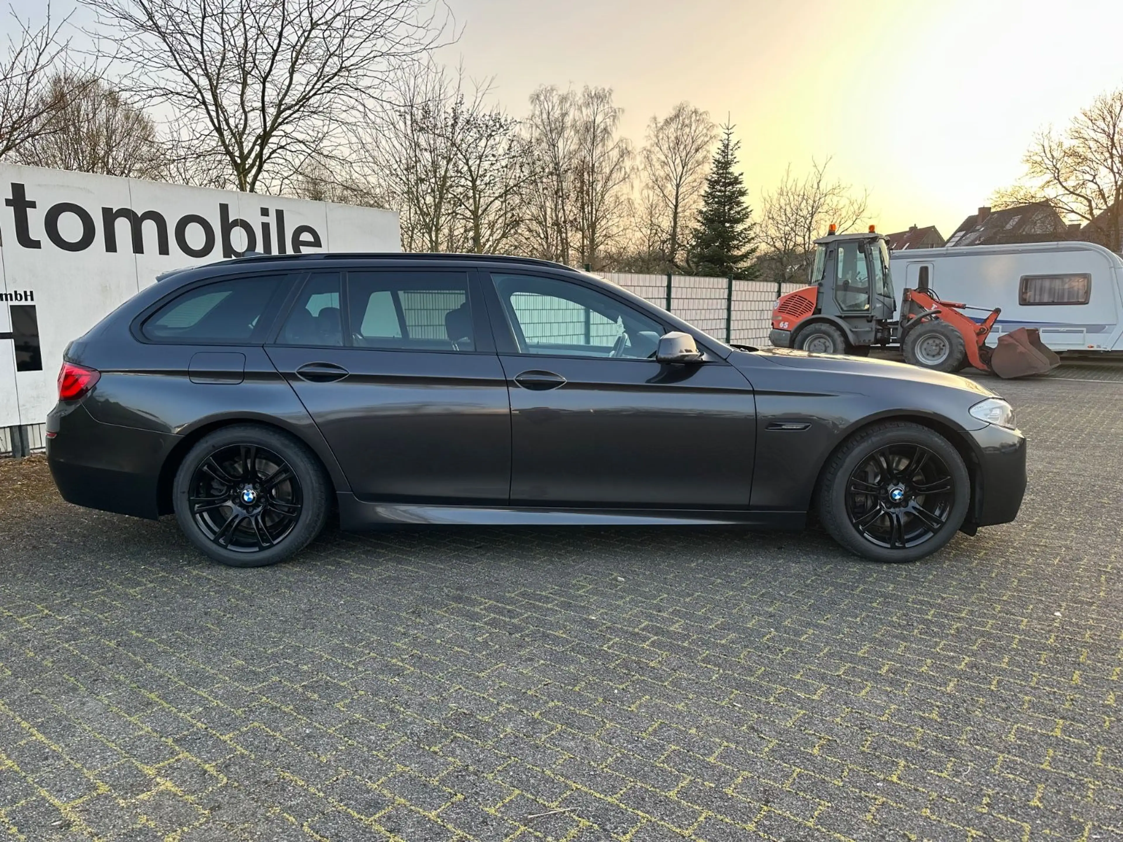 BMW 525 d Touring M-Sportpaket Navi Xenon PDC — photo 6